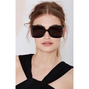 Quay Omg Pinch Me Sunglasses 
With Case